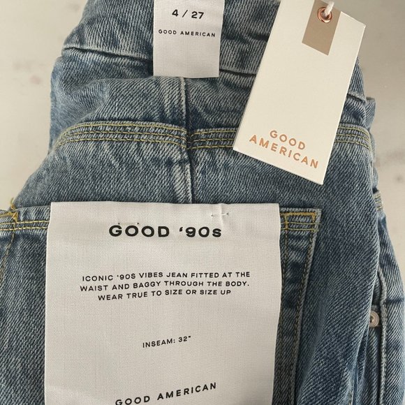 Good 90's jeans from Good American baggy through the bottom. - Picture 3 of 3